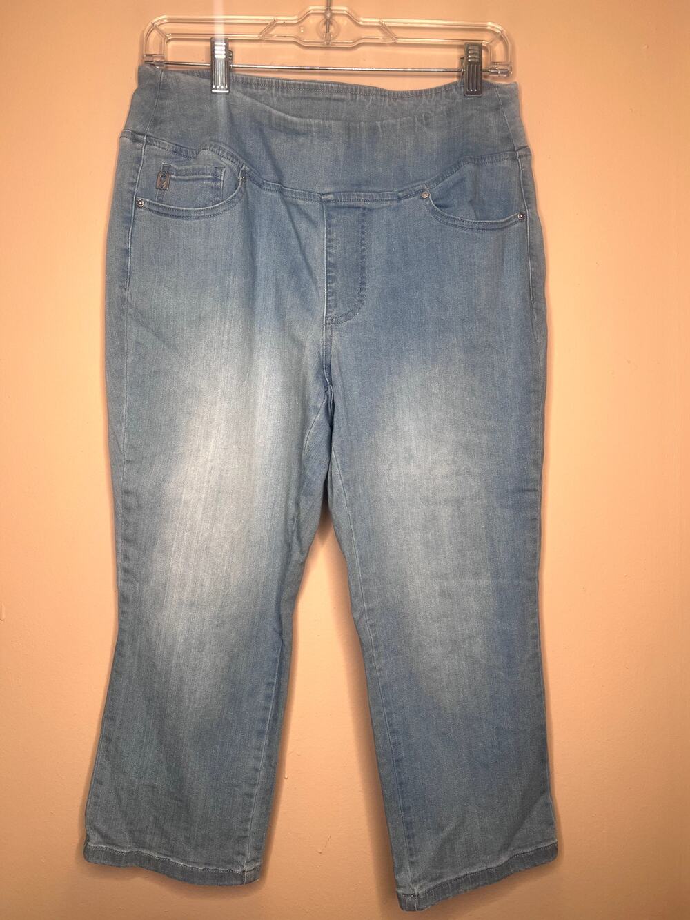 Belle by Kim Gravel Pull On Crop Capri Jeans Light Wash Stretch 12P